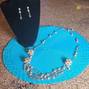 Necklace and earring set